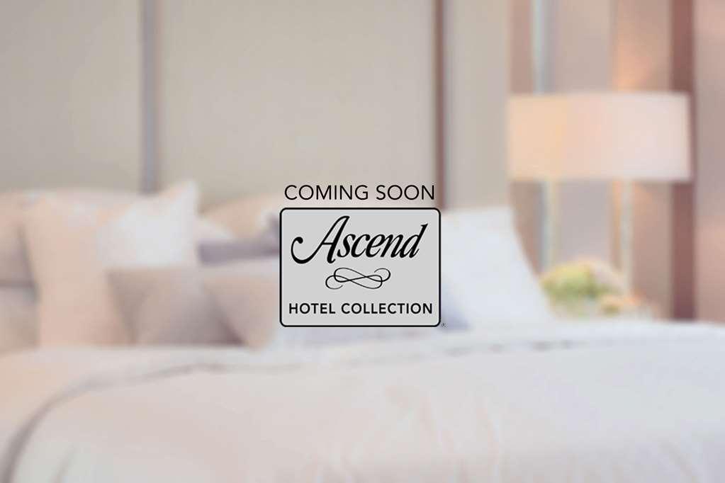 Riviera Hotel